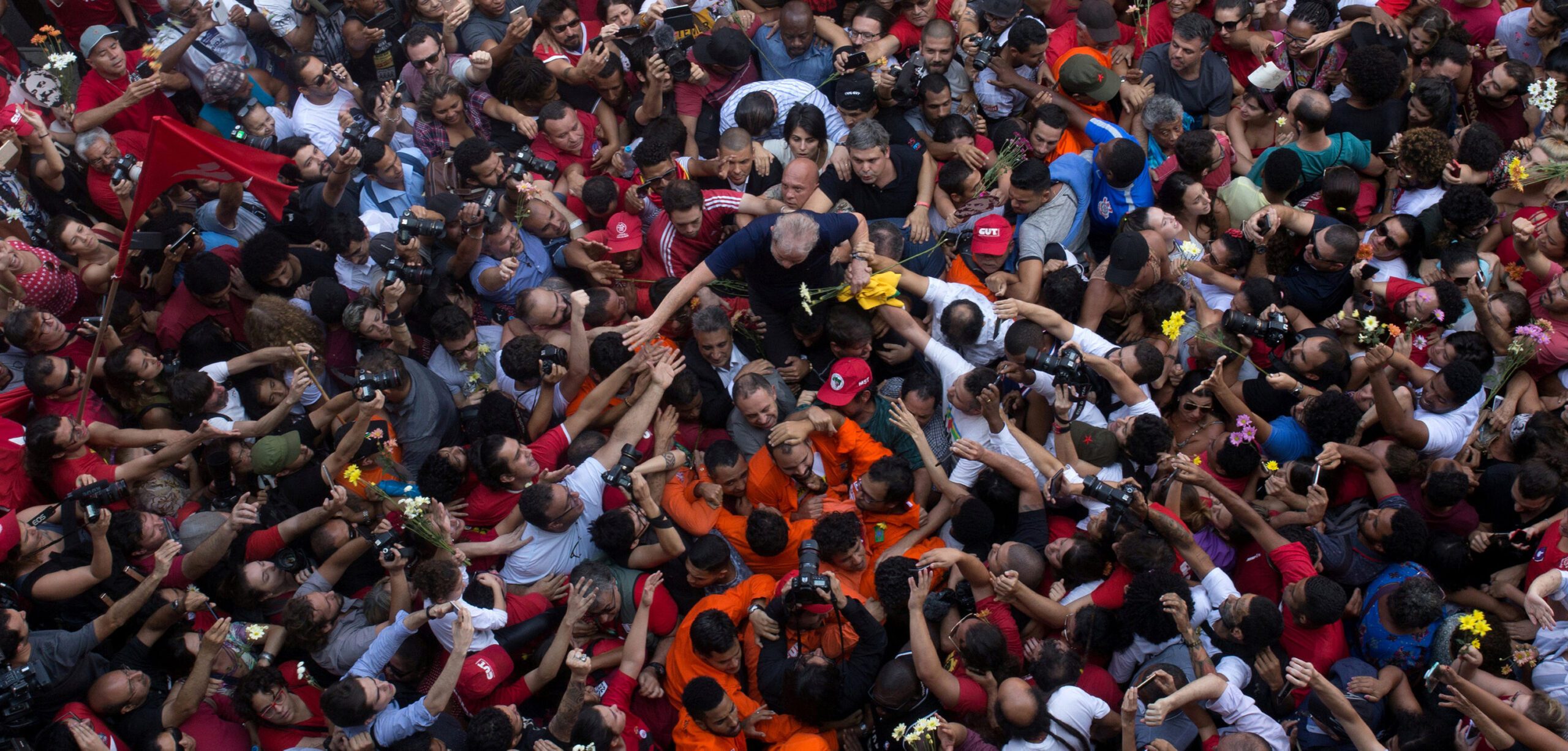 ELEIÇÃO SEM LULA É GOLPE